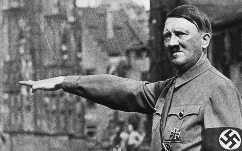 Hitler gây nên tội ác với chế độ cai trị độc tài và tàn nhẫn